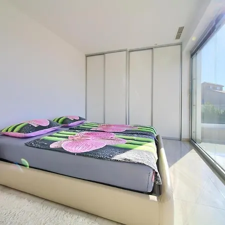 Luxury With A Swimming Pool Krk - 23992 *