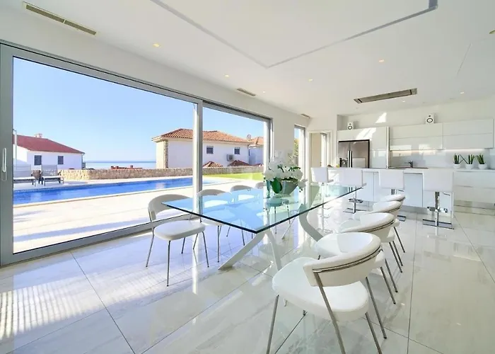 别墅 Luxury With A Swimming Pool Krk - 23992