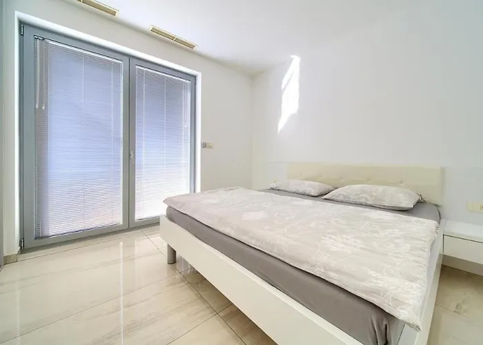 别墅 Luxury With A Swimming Pool Krk - 23992 *