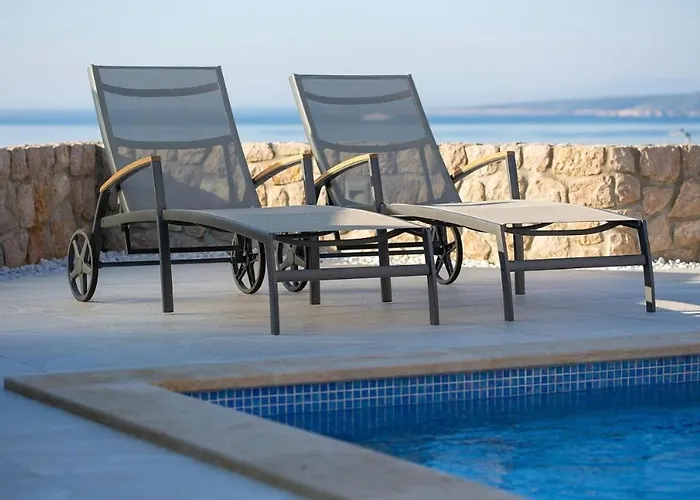 فيلة Luxury With A Swimming Pool Krk - 23992 كرك
