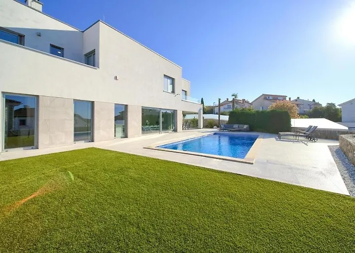 Luxury With A Swimming Pool Krk - 23992